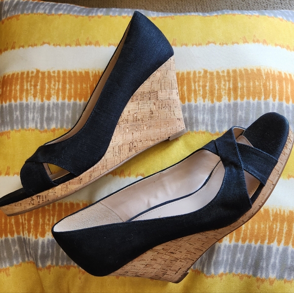 2/$30 Kelly & Katie Black Wedge Shoes - Picture 5 of 6